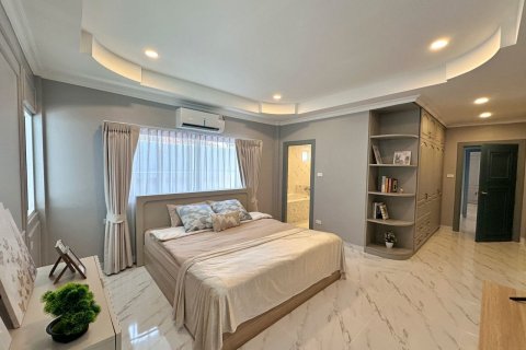 Villa à Pattaya, Thaïlande 4 chambres № 173083 - photo 8