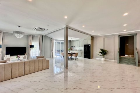 Villa à Pattaya, Thaïlande 4 chambres № 173083 - photo 2