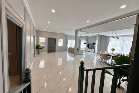 Villa à Pattaya, Thaïlande 4 chambres № 173083 - photo 9