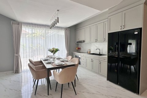 Villa à Pattaya, Thaïlande 4 chambres № 173083 - photo 14