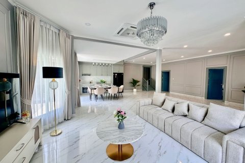 Villa à Pattaya, Thaïlande 4 chambres № 173083 - photo 3