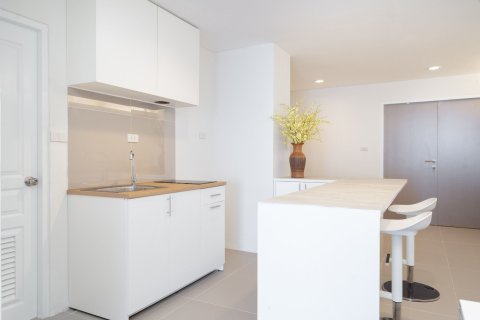 Condo in Khlong Toei, Bangkok, Thailand, 2 bedrooms  № 136085 - photo 7