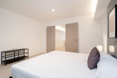 Condo in Khlong Toei, Bangkok, Thailand, 2 bedrooms  № 136085 - photo 4