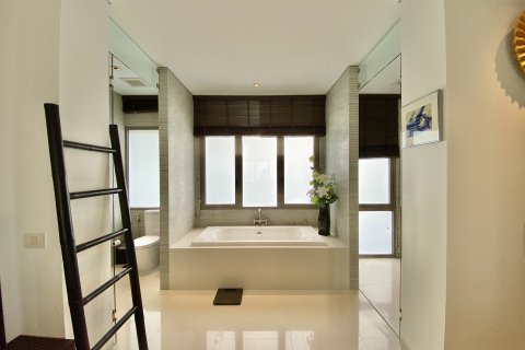 Penthouse in Pa Klok, Thailand 2 bedrooms № 136083 - photo 23