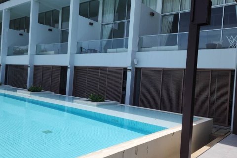 Condo in Phuket, Thailand, 2 bedrooms  № 151816 - photo 1