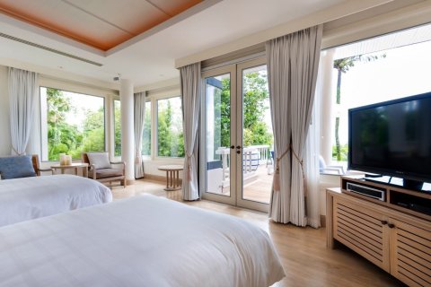 Villa in Phuket, Thailand 3 bedrooms № 167843 - photo 16