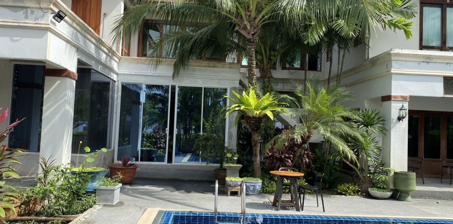 Villa in Phuket, Thailand 4 bedrooms № 151739