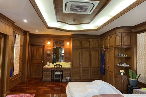 Villa in Phuket, Thailand 4 bedrooms № 151739 - photo 7