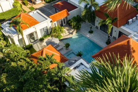 Villa in Phuket, Thailand 4 bedrooms № 151741 - photo 1