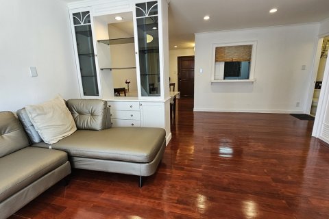 Condo in Watthana, Bangkok, Thailand, 2 bedrooms № 201195 - photo 12