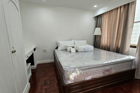 Condo in Watthana, Bangkok, Thailand, 2 bedrooms № 201195 - photo 7