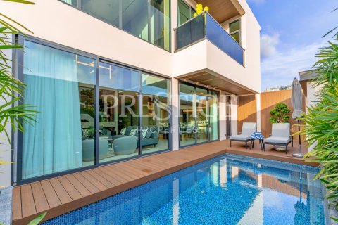 House in Pattaya, Thailand 5 bedrooms № 197482