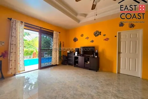 Casa de 3 dormitorios en Pattaya, Tailandia № 213392 - foto 9