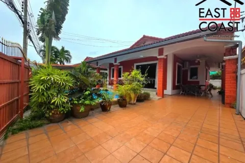 Casa de 3 dormitorios en Pattaya, Tailandia № 213392 - foto 3