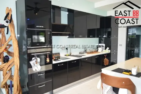 Casa de 4 dormitorios en Pattaya, Tailandia № 213393 - foto 13