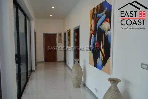 Casa de 4 dormitorios en Pattaya, Tailandia № 213393 - foto 19