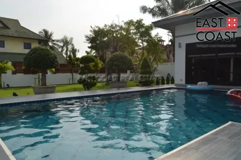 Casa de 4 dormitorios en Pattaya, Tailandia № 213393 - foto 6