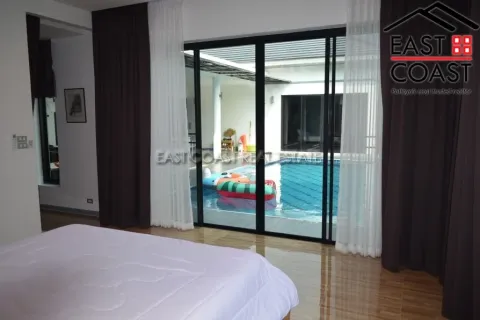 Casa de 4 dormitorios en Pattaya, Tailandia № 213393 - foto 23