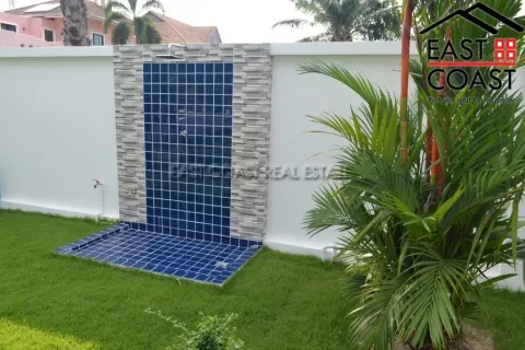 Casa de 4 dormitorios en Pattaya, Tailandia № 213393 - foto 10