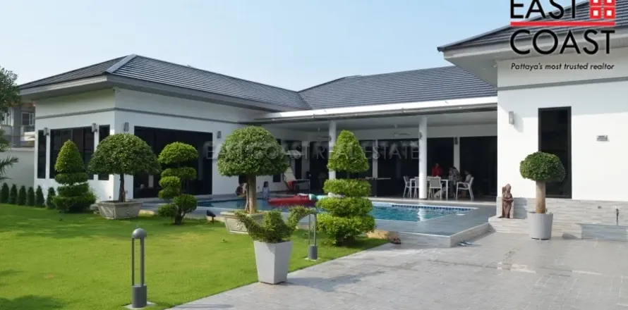 Casa de 4 dormitorios en Pattaya, Tailandia № 213393