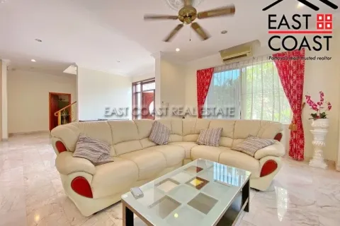 Casa de 4 dormitorios en Pattaya, Tailandia № 213394 - foto 10