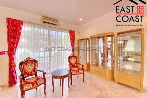 Casa de 4 dormitorios en Pattaya, Tailandia № 213394 - foto 12