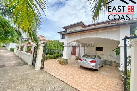 Casa de 4 dormitorios en Pattaya, Tailandia № 213394 - foto 5