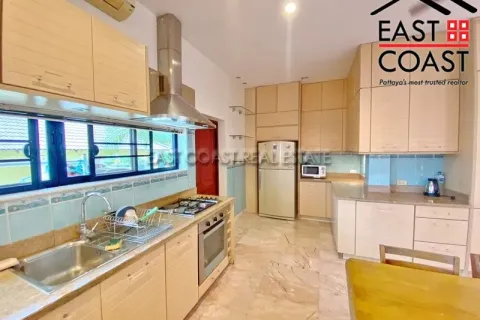 Casa de 4 dormitorios en Pattaya, Tailandia № 213394 - foto 7