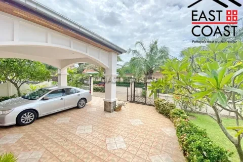 Casa de 4 dormitorios en Pattaya, Tailandia № 213394 - foto 6
