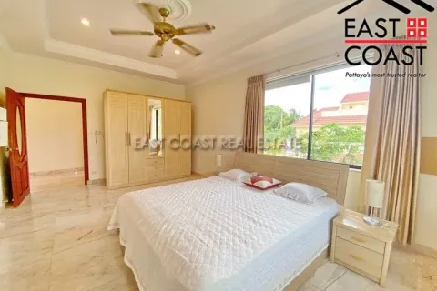 Casa de 4 dormitorios en Pattaya, Tailandia № 213394 - foto 19