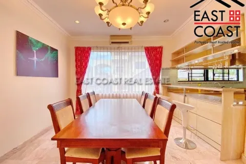 Casa de 4 dormitorios en Pattaya, Tailandia № 213394 - foto 9