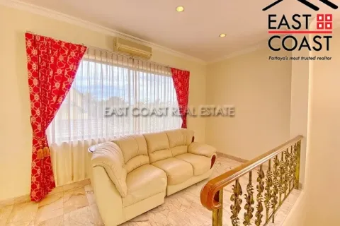 Casa de 4 dormitorios en Pattaya, Tailandia № 213394 - foto 16