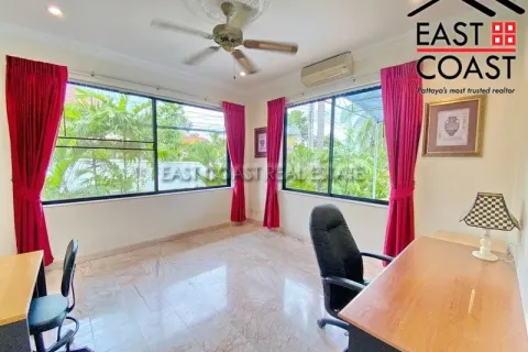 Casa de 4 dormitorios en Pattaya, Tailandia № 213394 - foto 13