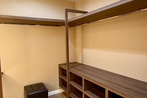 Townhouse in Bangkok, Thailand 3 bedrooms № 180333 - photo 18