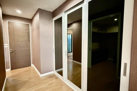 Townhouse in Bangkok, Thailand 3 bedrooms № 180333 - photo 10