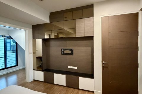Townhouse in Bangkok, Thailand 3 bedrooms № 180333 - photo 16