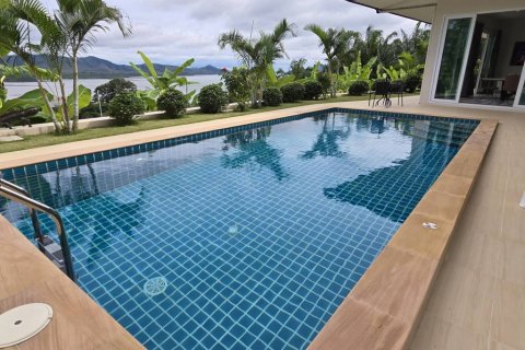 Villa in Phang Nga, Thailand 3 bedrooms № 117218 - photo 1