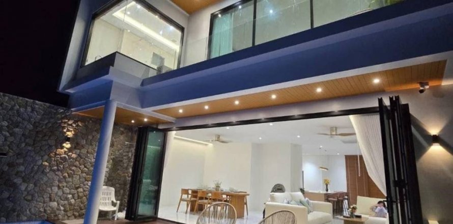 Villa in Kathu, Thailand 4 bedrooms № 117215