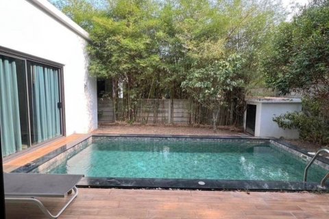 Villa in Chalong, Thailand 2 bedrooms № 117216 - photo 1