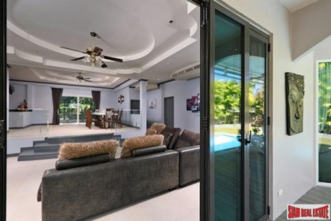 Villa in Kamala, Thailand 5 bedrooms № 193802 - photo 3