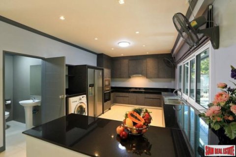 Villa in Kamala, Thailand 5 bedrooms № 193802 - photo 4