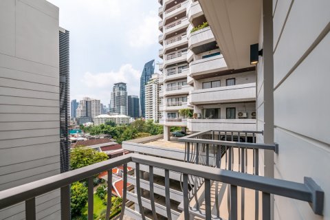 House in Bangkok, Thailand 4 bedrooms № 143765 - photo 25