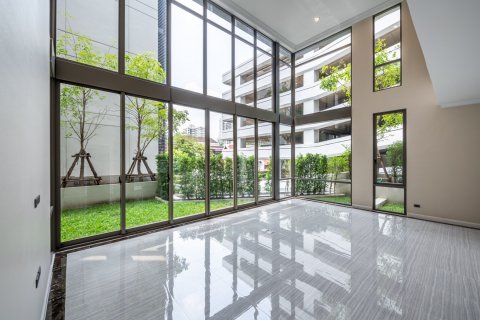 House in Bangkok, Thailand 4 bedrooms № 143765 - photo 7