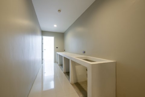 House in Bangkok, Thailand 4 bedrooms № 143765 - photo 4