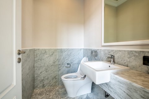 House in Bangkok, Thailand 4 bedrooms № 143765 - photo 8