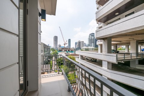 House in Bangkok, Thailand 4 bedrooms № 143765 - photo 22