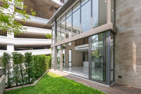 House in Bangkok, Thailand 4 bedrooms № 143765 - photo 9