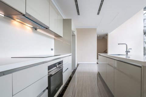 House in Bangkok, Thailand 4 bedrooms № 143765 - photo 6