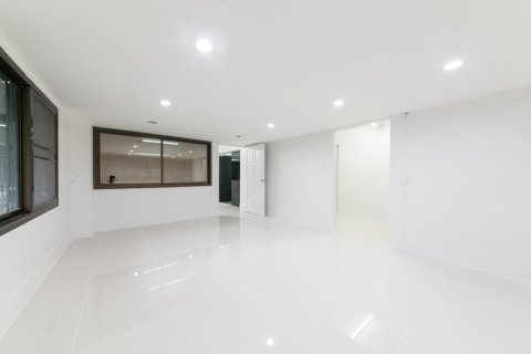 Affaires à Bangkok, Thaïlande 800 m2 № 143767 - photo 11