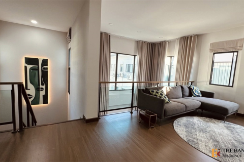 House in Bangkok, Thailand 4 bedrooms № 189146